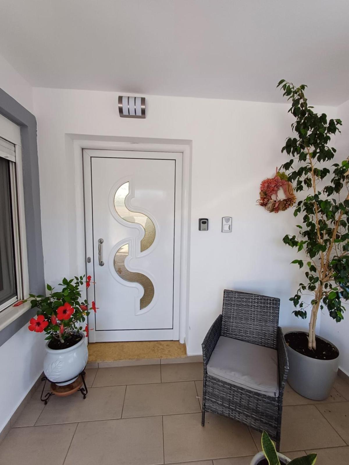 Luxury Apartment Amarynthos Exterior foto